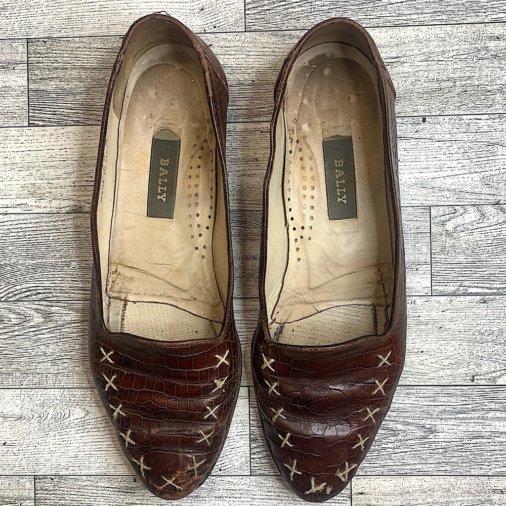 Bally
Genuine Brown Women’s Flats with X Rope Design